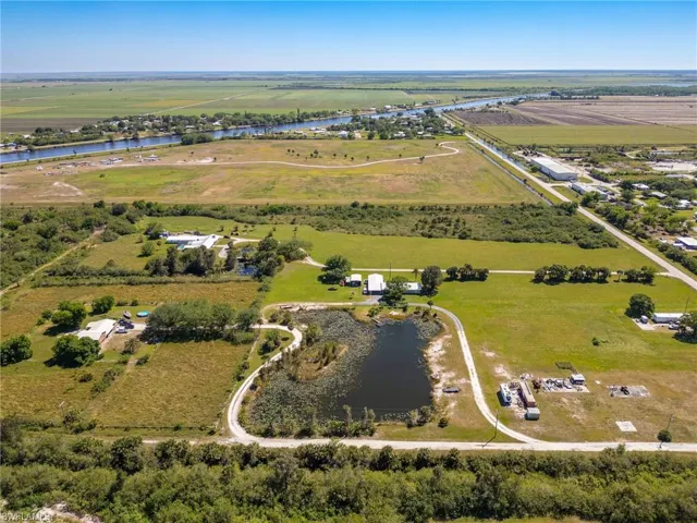 1085 West Ave, Moore Haven, Florida 33471