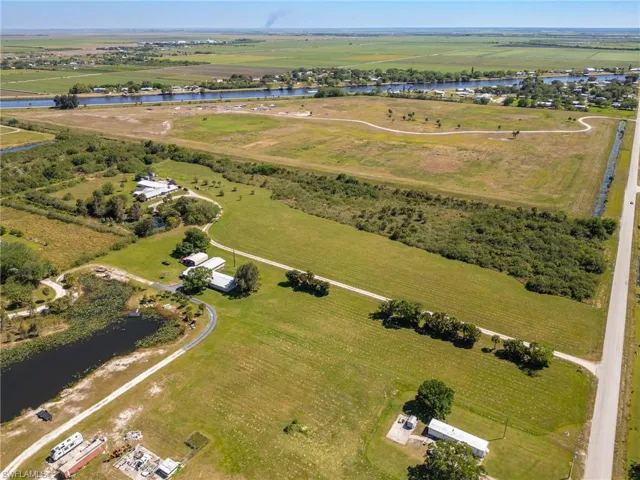 1085 West Ave, Moore Haven, Florida 33471