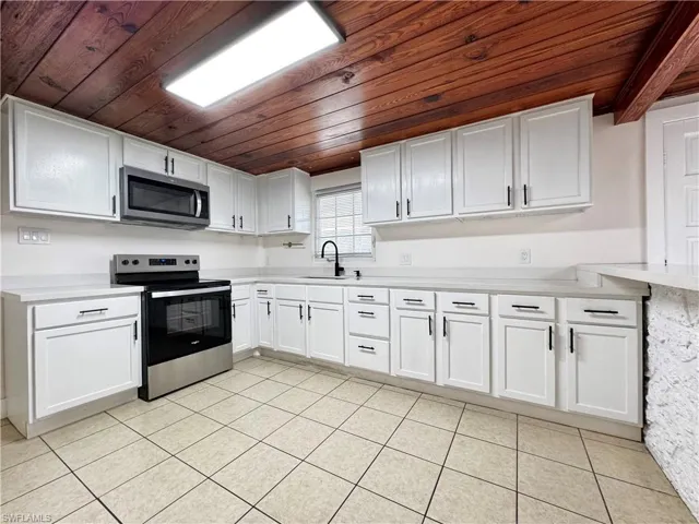 1275 Gramac Dr, North Fort Myers, Florida 33917