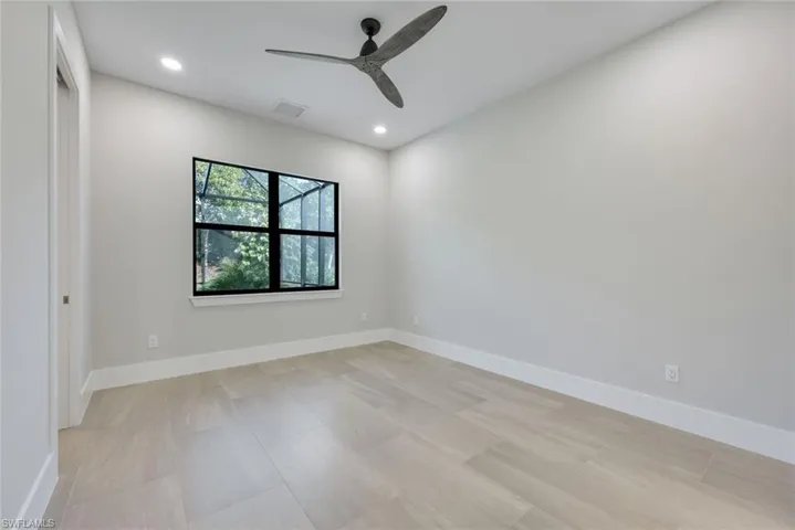 Empty room with ceiling fan