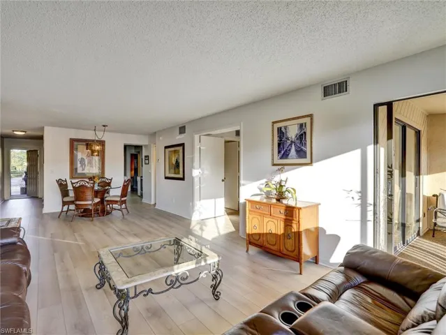 114  Cypress E WAY, Naples, FL 34110