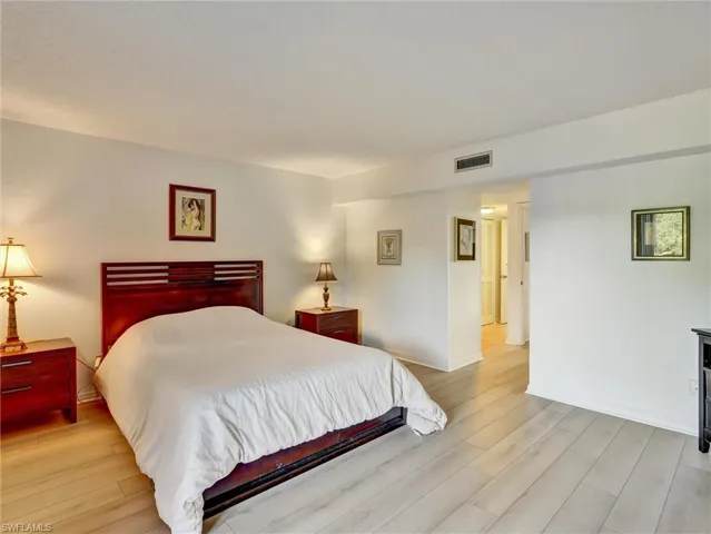 114  Cypress E WAY, Naples, FL 34110