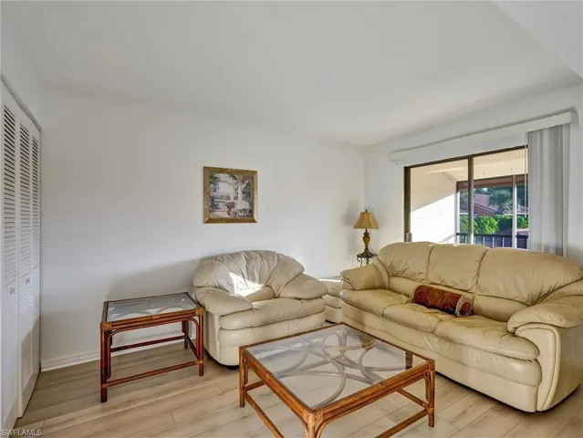 114  Cypress E WAY, Naples, FL 34110