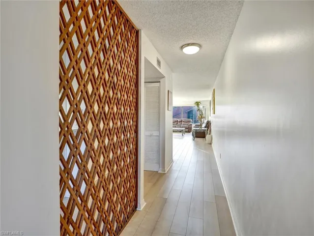 114  Cypress E WAY, Naples, FL 34110