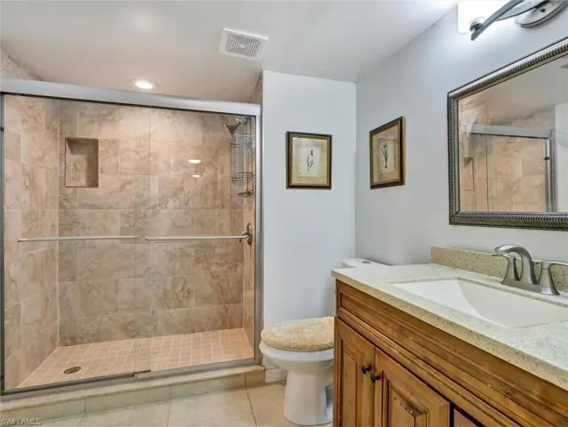 114  Cypress E WAY, Naples, FL 34110