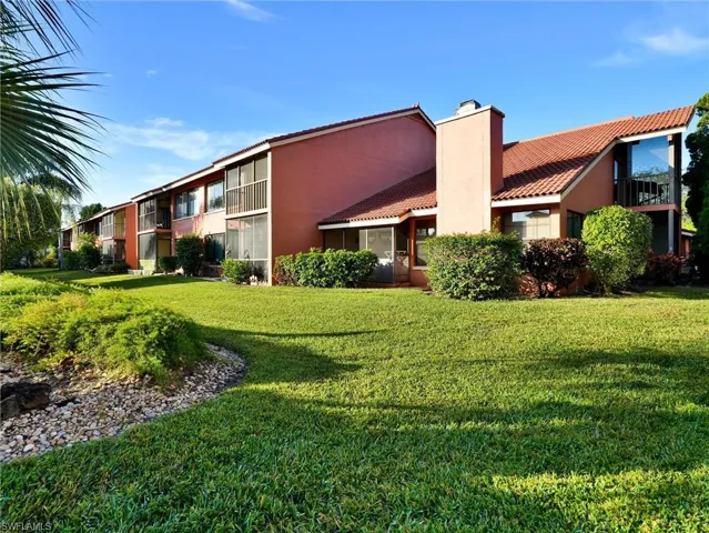 114  Cypress E WAY, Naples, FL 34110