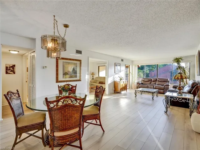 114  Cypress E WAY, Naples, FL 34110