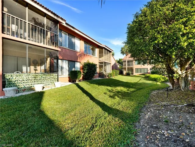 114  Cypress E WAY, Naples, FL 34110