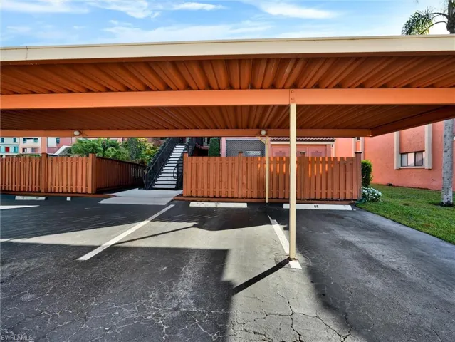 114  Cypress E WAY, Naples, FL 34110