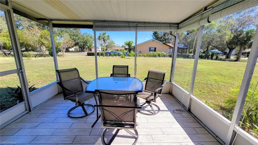 2001  Showboat  LN, Labelle, FL 33935