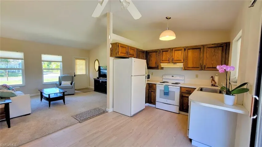 2001  Showboat  LN, Labelle, FL 33935