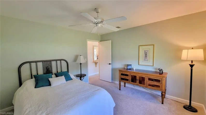 2001  Showboat  LN, Labelle, FL 33935
