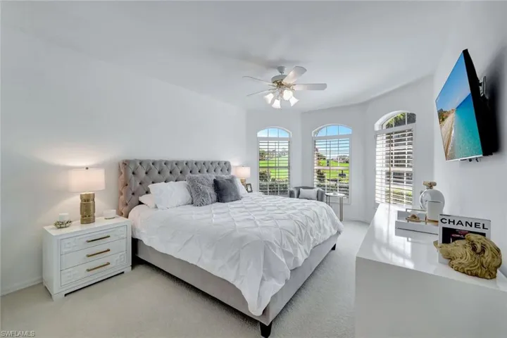 5917  Ashford  LN, Naples, FL 34110