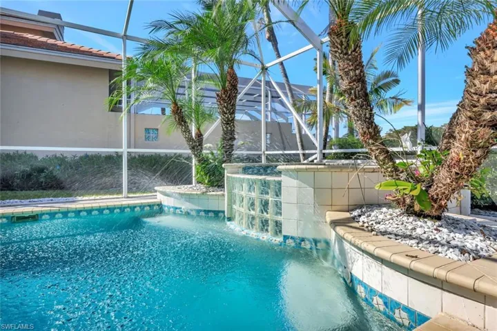 5917  Ashford  LN, Naples, FL 34110