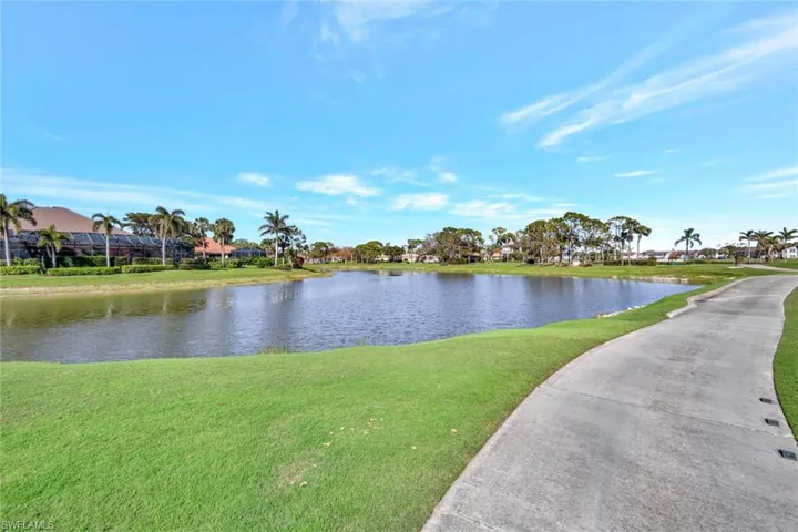 5917  Ashford  LN, Naples, FL 34110