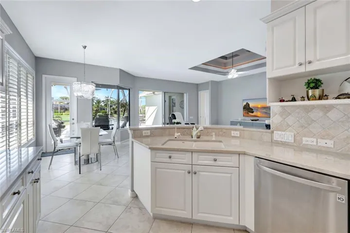 5917  Ashford  LN, Naples, FL 34110