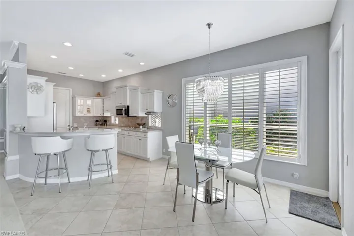 5917  Ashford  LN, Naples, FL 34110