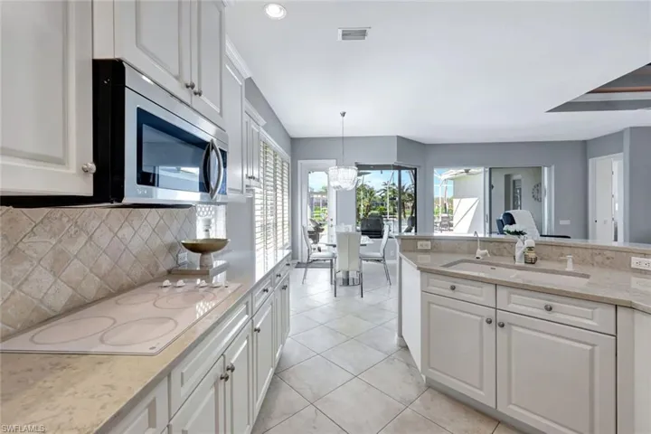 5917  Ashford  LN, Naples, FL 34110