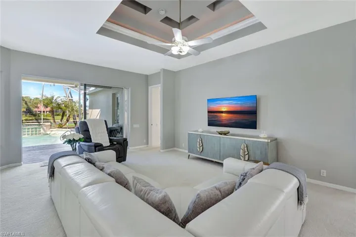 5917  Ashford  LN, Naples, FL 34110