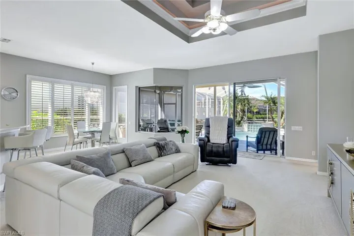 5917  Ashford  LN, Naples, FL 34110