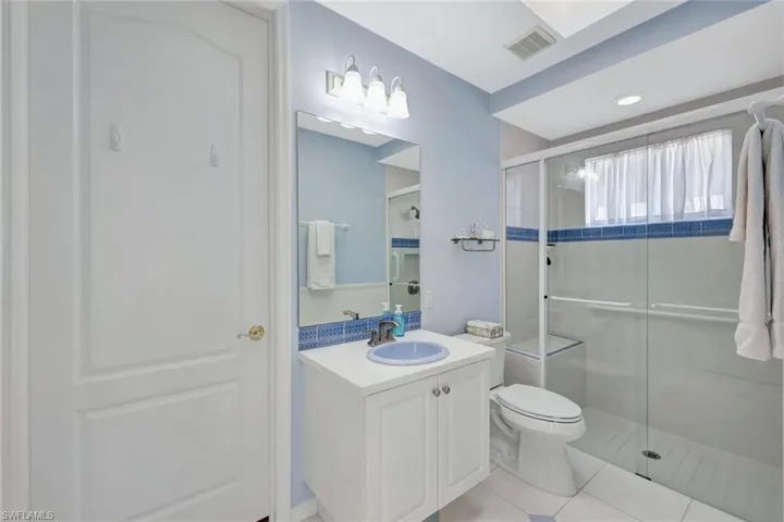 5917  Ashford  LN, Naples, FL 34110