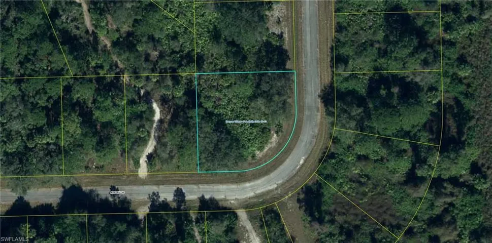 628  Nassau  CIR, Labelle, FL 33935