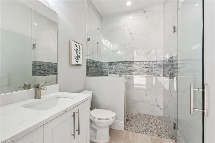 Guest ensuite bathroom