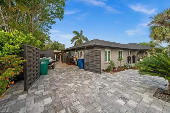 38 Willoughby Dr, Naples, Florida 34110