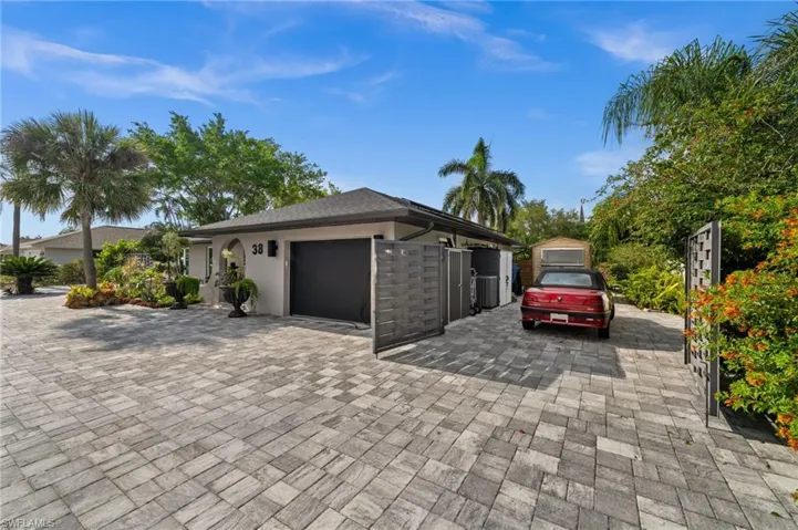 38 Willoughby Dr, Naples, Florida 34110
