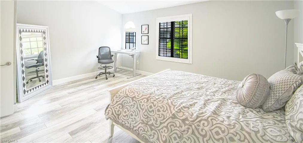 830  Meadowland  DR, Naples, FL 34108