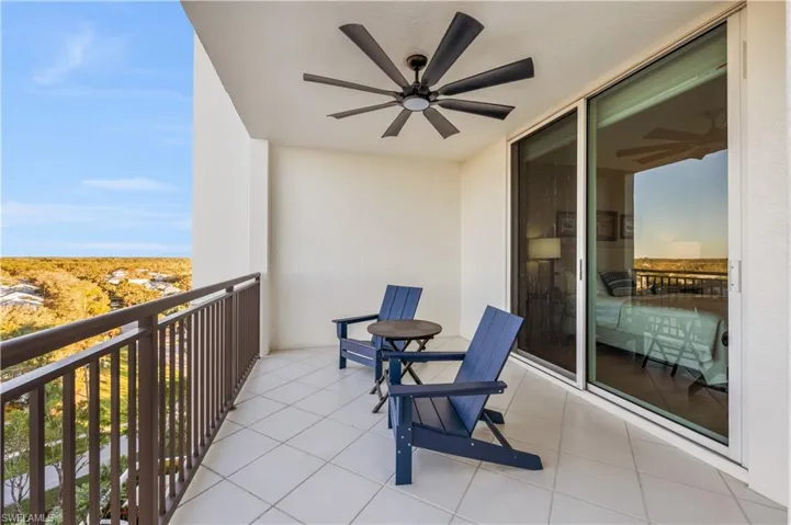 Balcony with ceiling fan