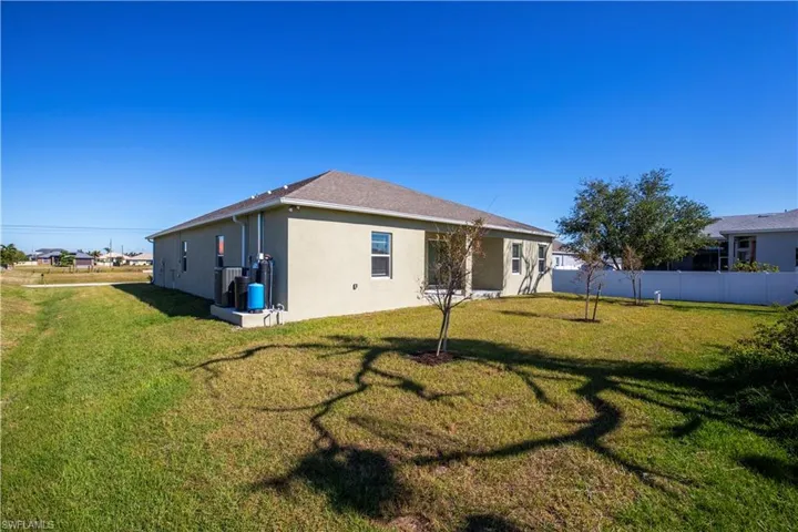 Model home - actual features may vary.