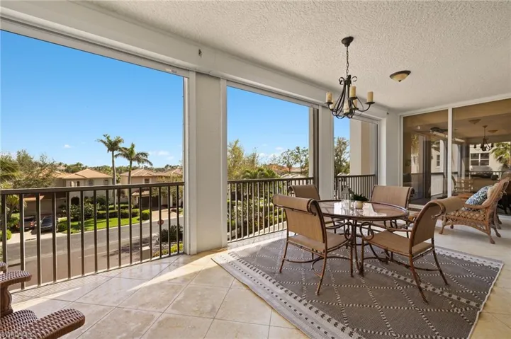 Large rear lanai
