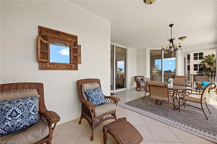 Large rear lanai