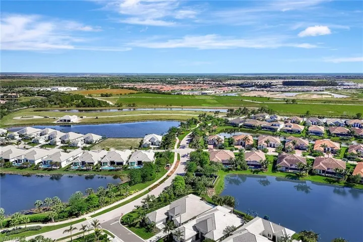 3208 Kumamoto Ln, Naples, Florida 34114
