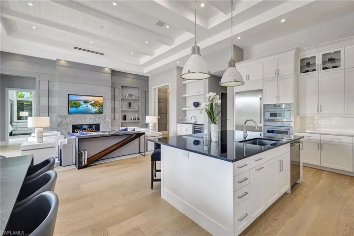 3208 Kumamoto Ln, Naples, Florida 34114