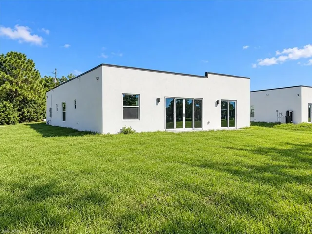 2905 43rd St W, Lehigh Acres, Florida 33971