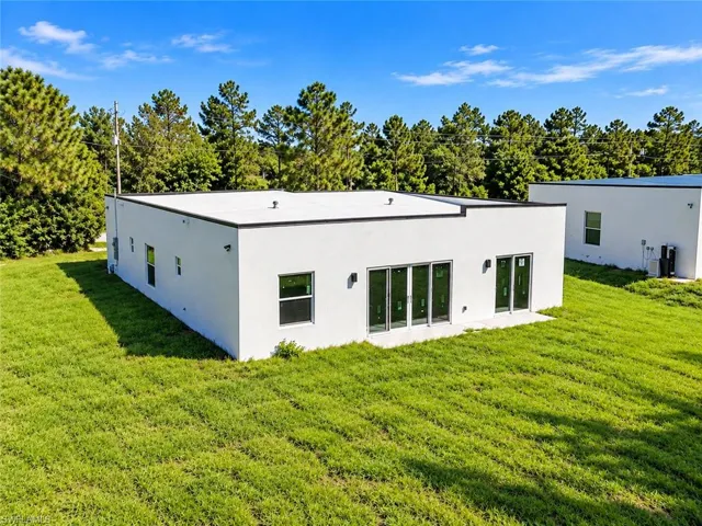 2905 43rd St W, Lehigh Acres, Florida 33971