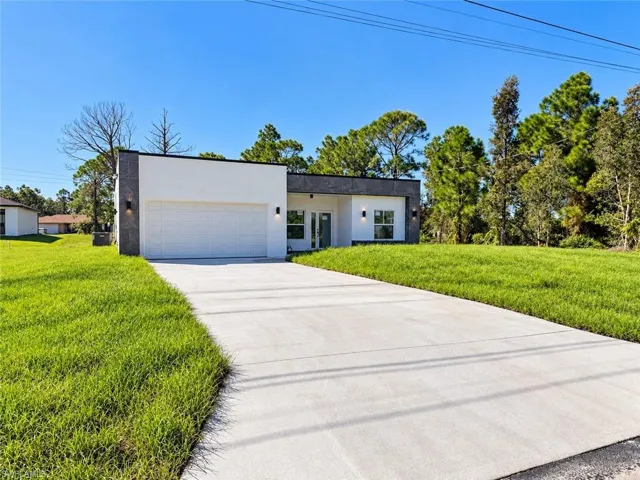 2905 43rd St W, Lehigh Acres, Florida 33971
