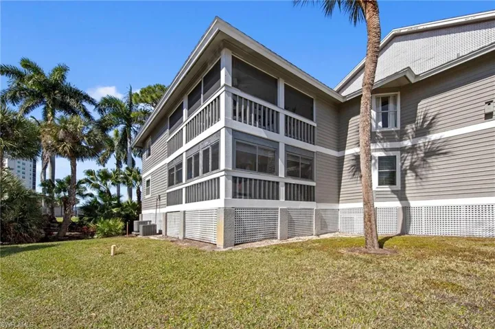 668 Wiggins Bay Dr B25, Naples, Florida 34110