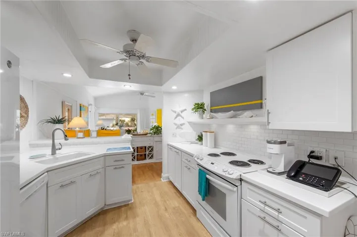 668 Wiggins Bay Dr B25, Naples, Florida 34110
