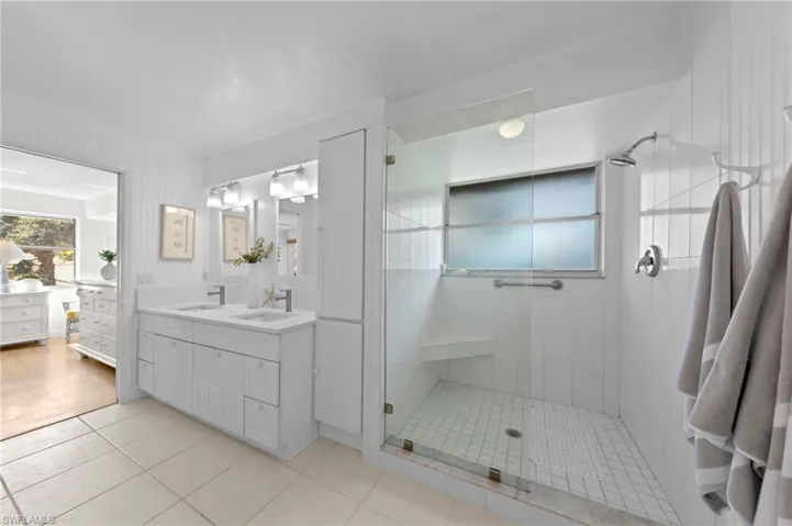 668 Wiggins Bay Dr B25, Naples, Florida 34110