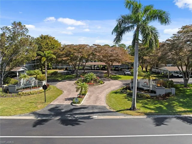 668 Wiggins Bay Dr B25, Naples, Florida 34110