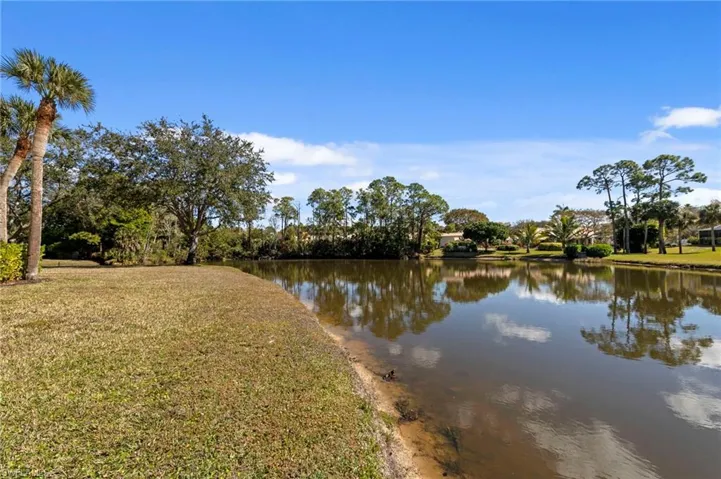 668 Wiggins Bay Dr B25, Naples, Florida 34110
