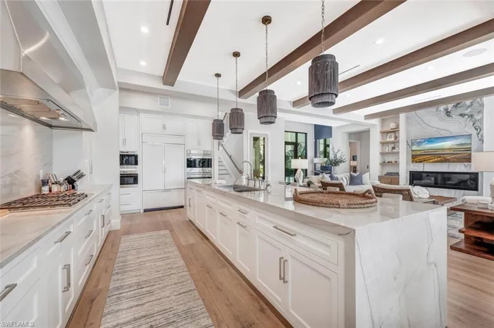 556 17th Ave S, Naples, Florida 34102