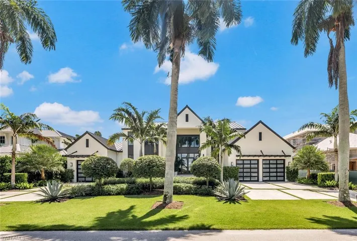 556 17th Ave S, Naples, Florida 34102