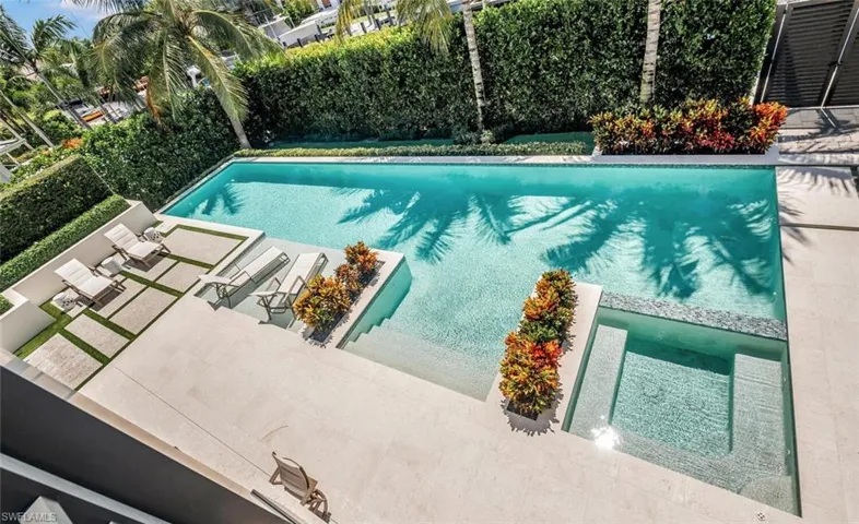 556 17th Ave S, Naples, Florida 34102