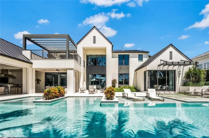 556 17th Ave S, Naples, Florida 34102