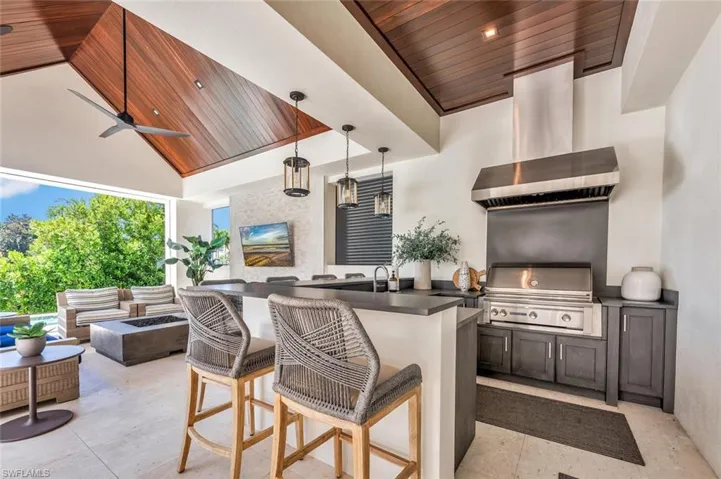 556 17th Ave S, Naples, Florida 34102