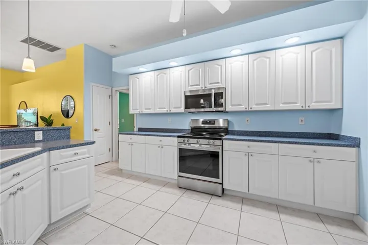 205 Sw 37th Ln, Cape Coral, Florida 33914